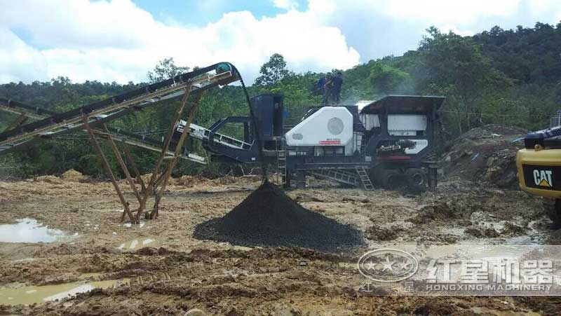 移動式顎破處理煤矸石現場 移動式顎破處理煤矸石現場